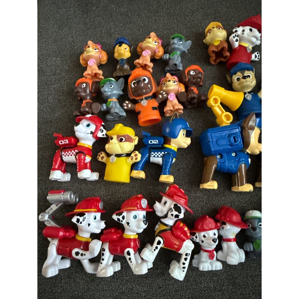 Lot Of 26 paw patról figures